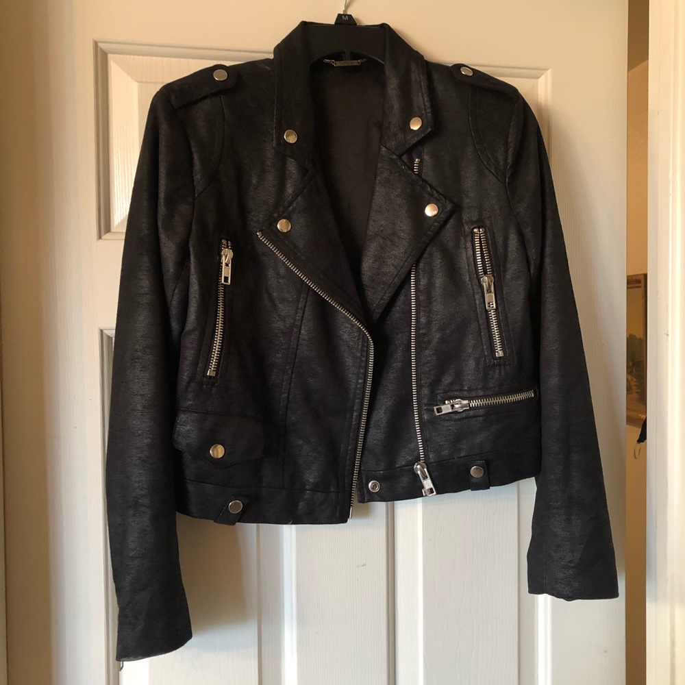 Black Jacket - Picture 2 of 8